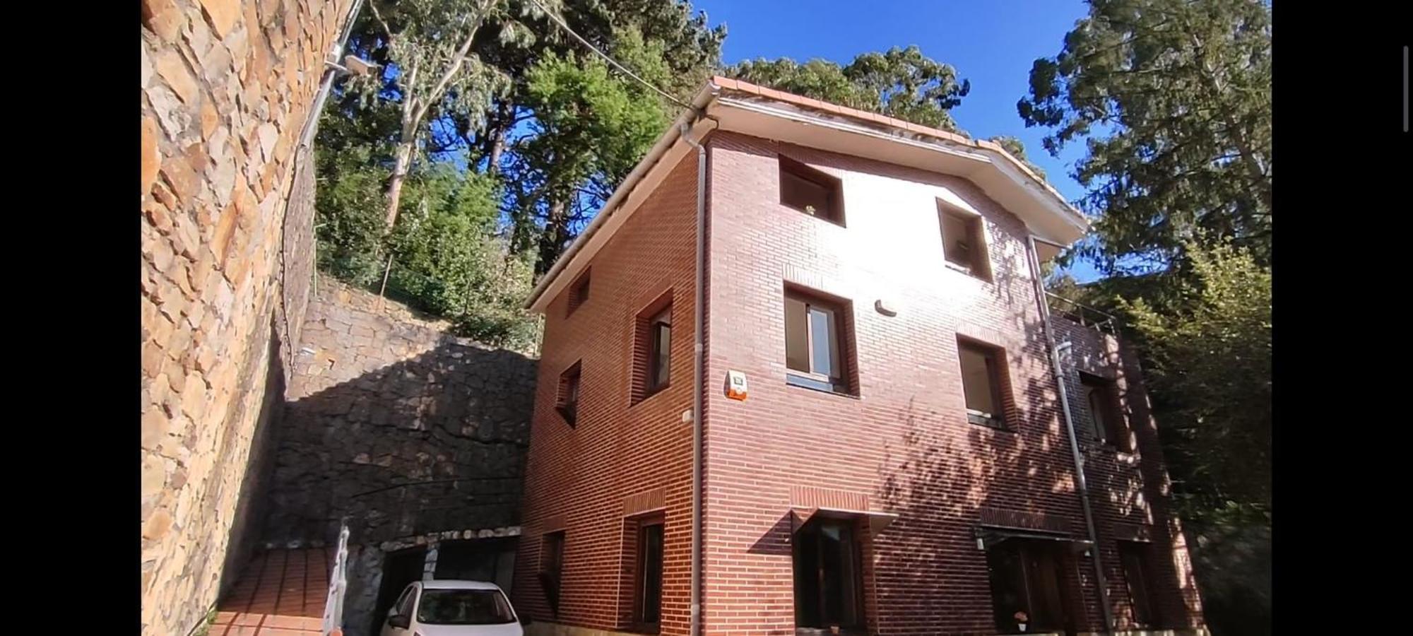 Con Hermosas Vistas A Allotjament en família